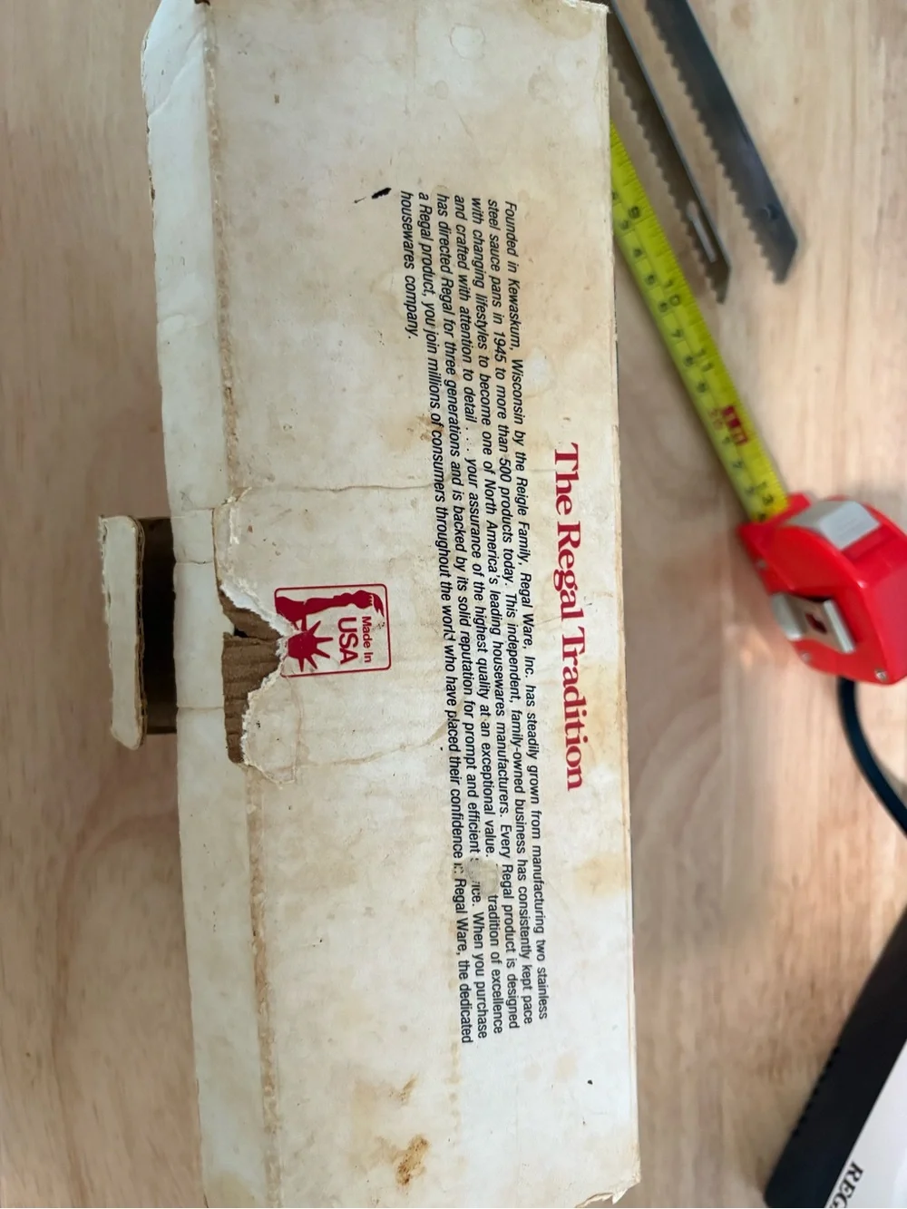 Regal Electric Knife in White and Brown